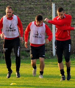 Nie ważne jak zaczynasz, ważne jak kończysz. Niebiesko-czerwoni wygrywają z Górnikiem Piaski 3:1 (1:1).