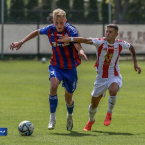 Pilka nozna. Betclic II liga. Pogon Grodzisk Mazowiecki - Polonia Bytom. 20.07.2024