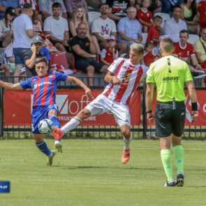 Pilka nozna. Betclic II liga. Pogon Grodzisk Mazowiecki - Polonia Bytom. 20.07.2024