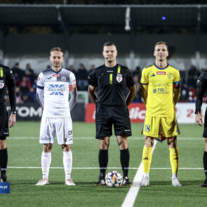 Pilka nozna. Betclic II liga. Polonia Bytom - Hutnik Krakow. 19.10.2024