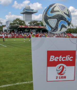 Pogoń Grodzisk Maz. – Polonia Bytom 2:0 (2:0)