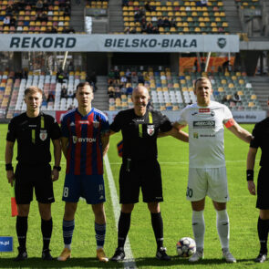 Pilka nozna. Betclic II liga. Rekord Bielsko-Biala - Polonia Bytom. 08.03.2025