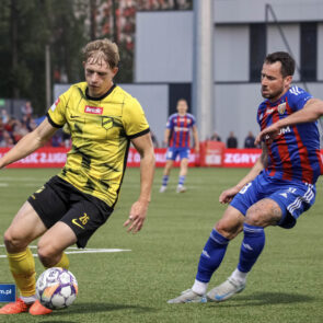Pilka nozna. Betclic II liga. Polonia Bytom - Wieczysta Krakow. 11.05.2025